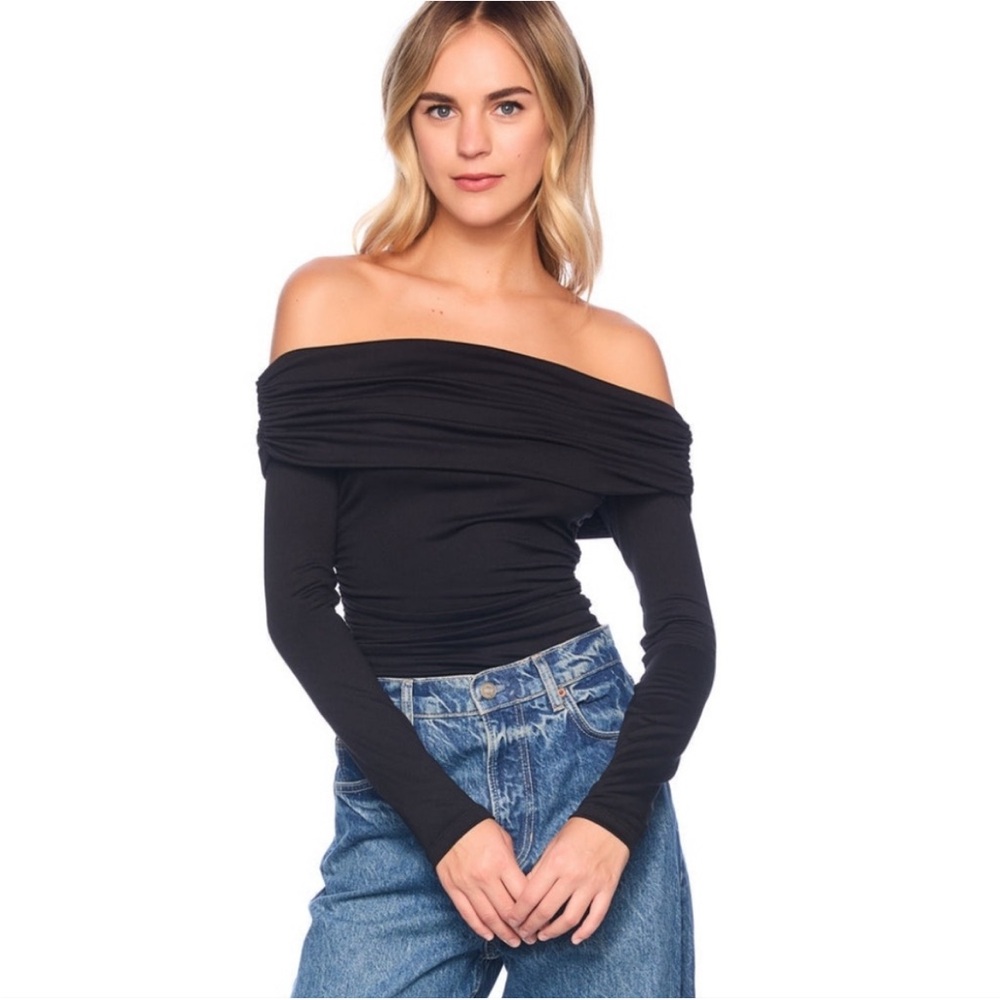 Susana Monaco black off the shoulder gathered top long sleeve size small